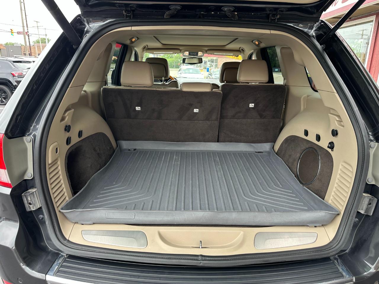 Jeep Grand Cherokee 4WD 4dr Overland 2011