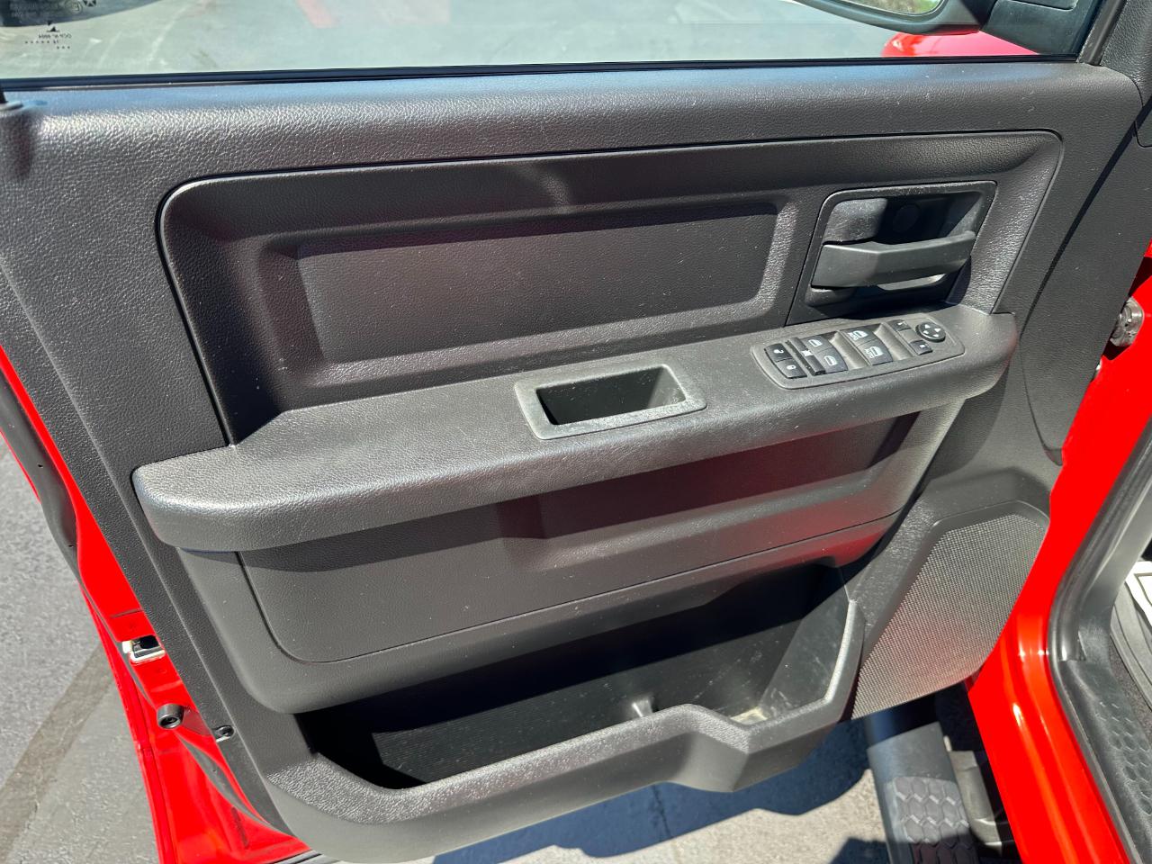 RAM 1500 4WD Quad Cab 140.5" Express 2014
