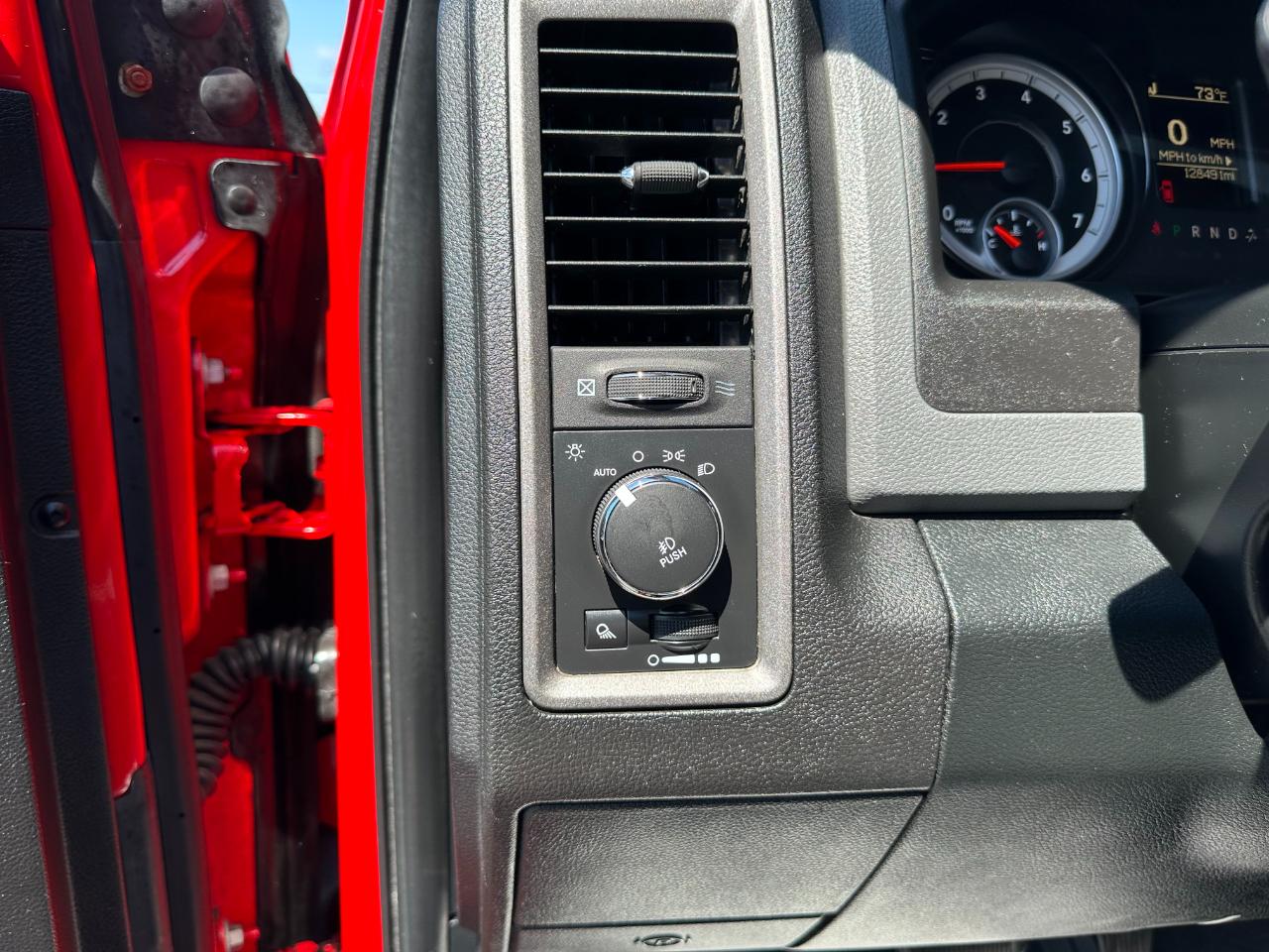 RAM 1500 4WD Quad Cab 140.5" Express 2014