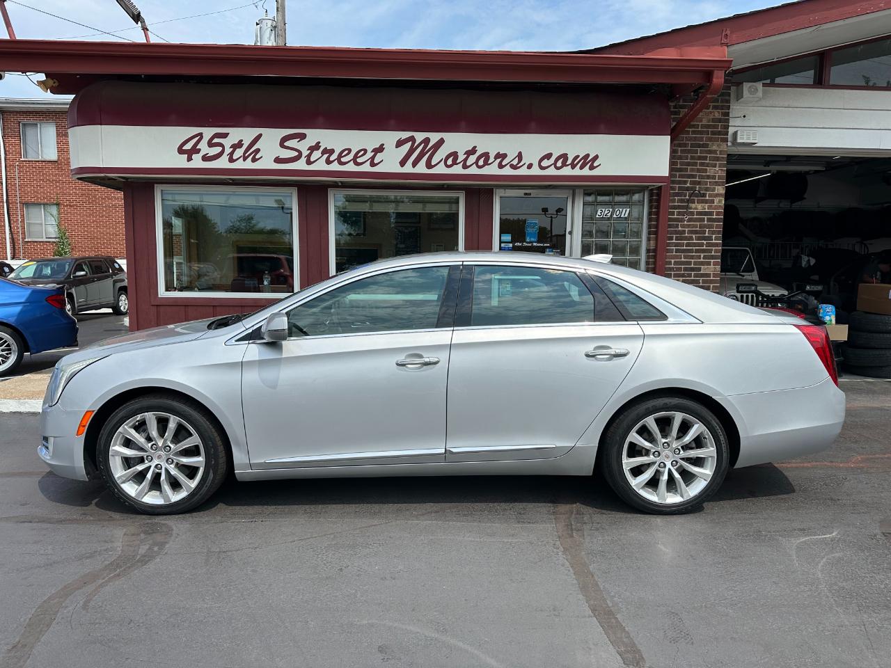 Cadillac XTS 4dr Sdn Luxury AWD 2015