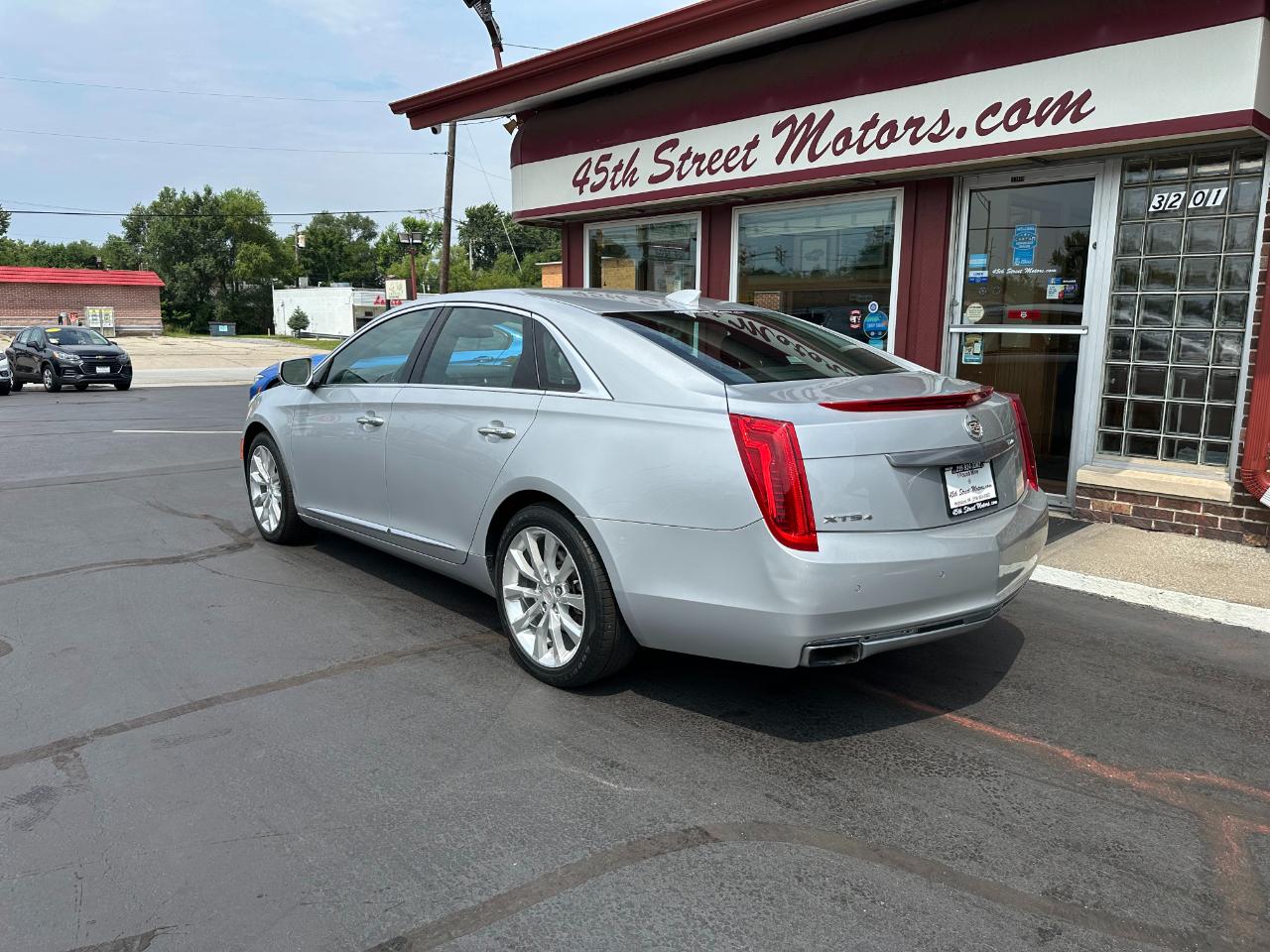 Cadillac XTS 4dr Sdn Luxury AWD 2015