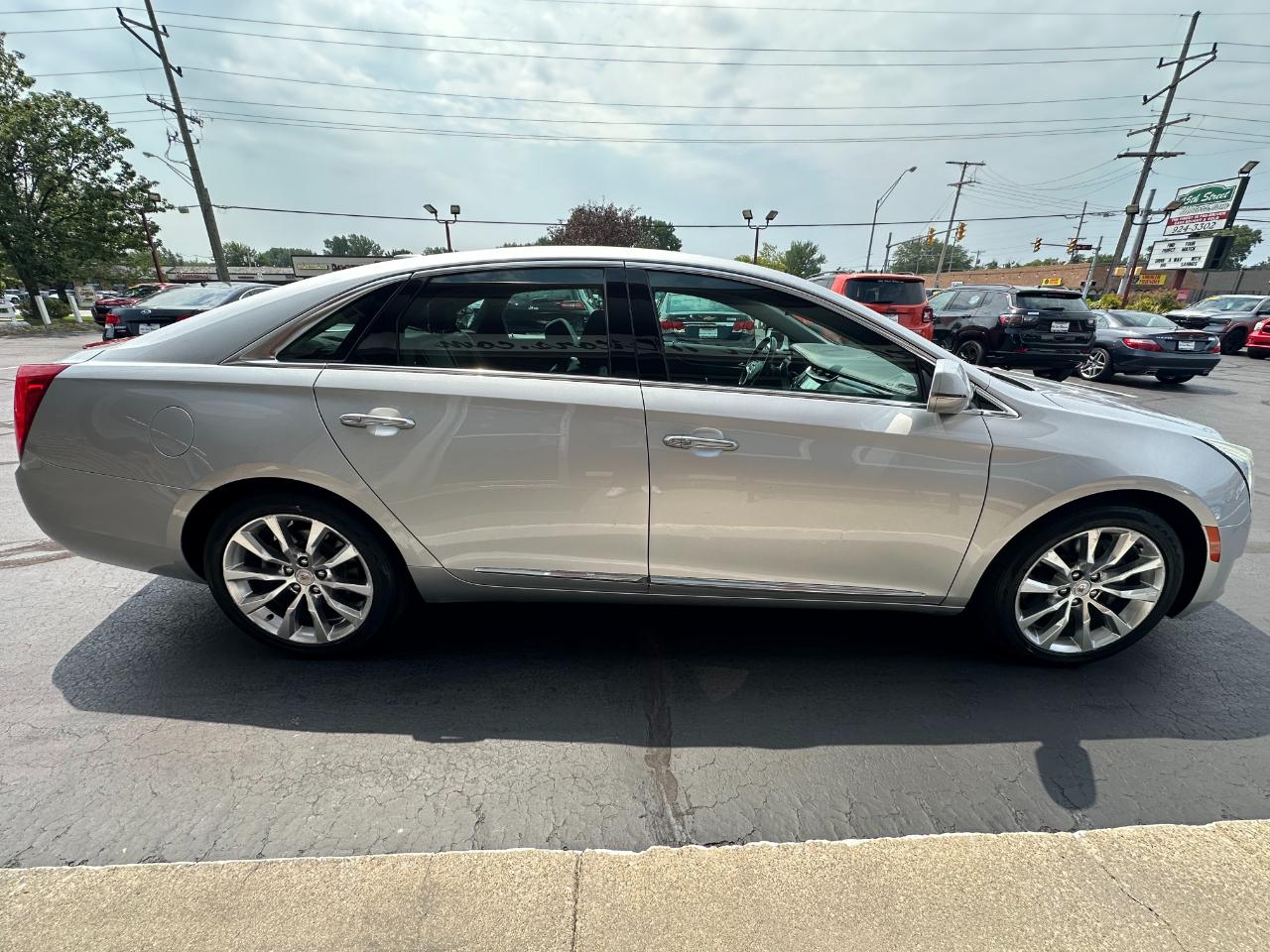 Cadillac XTS 4dr Sdn Luxury AWD 2015