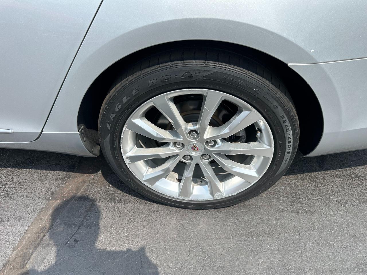 Cadillac XTS 4dr Sdn Luxury AWD 2015