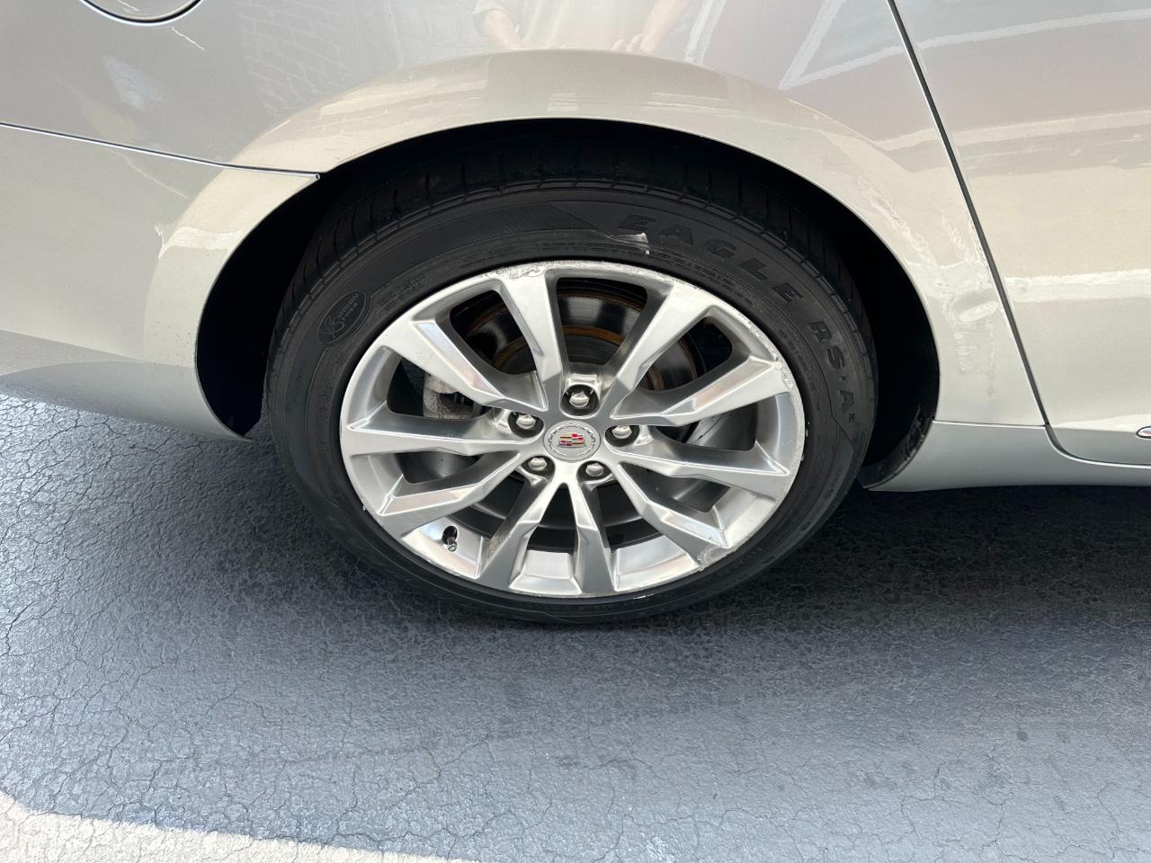 Cadillac XTS 4dr Sdn Luxury AWD 2015
