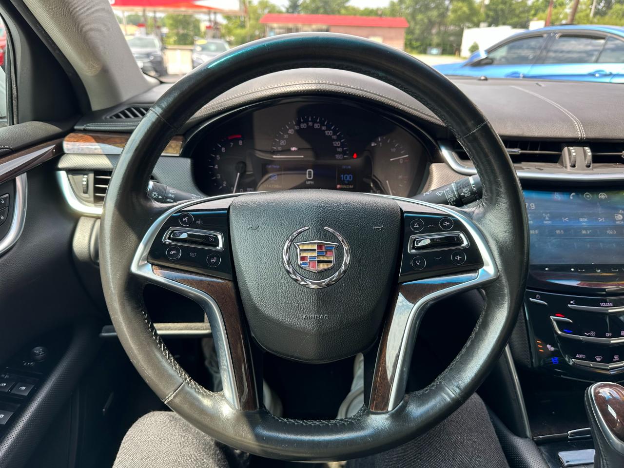 Cadillac XTS 4dr Sdn Luxury AWD 2015