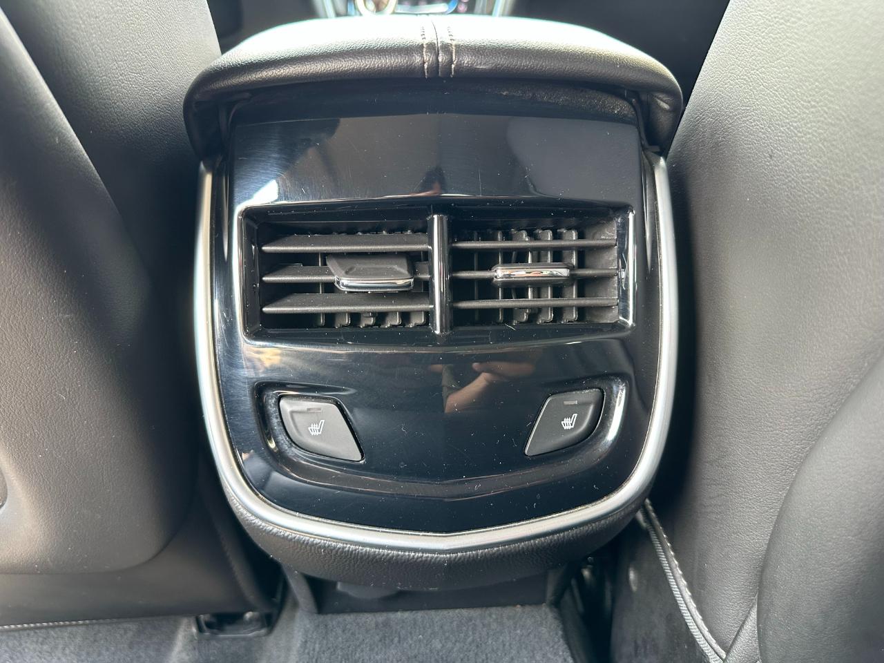 Cadillac XTS 4dr Sdn Luxury AWD 2015