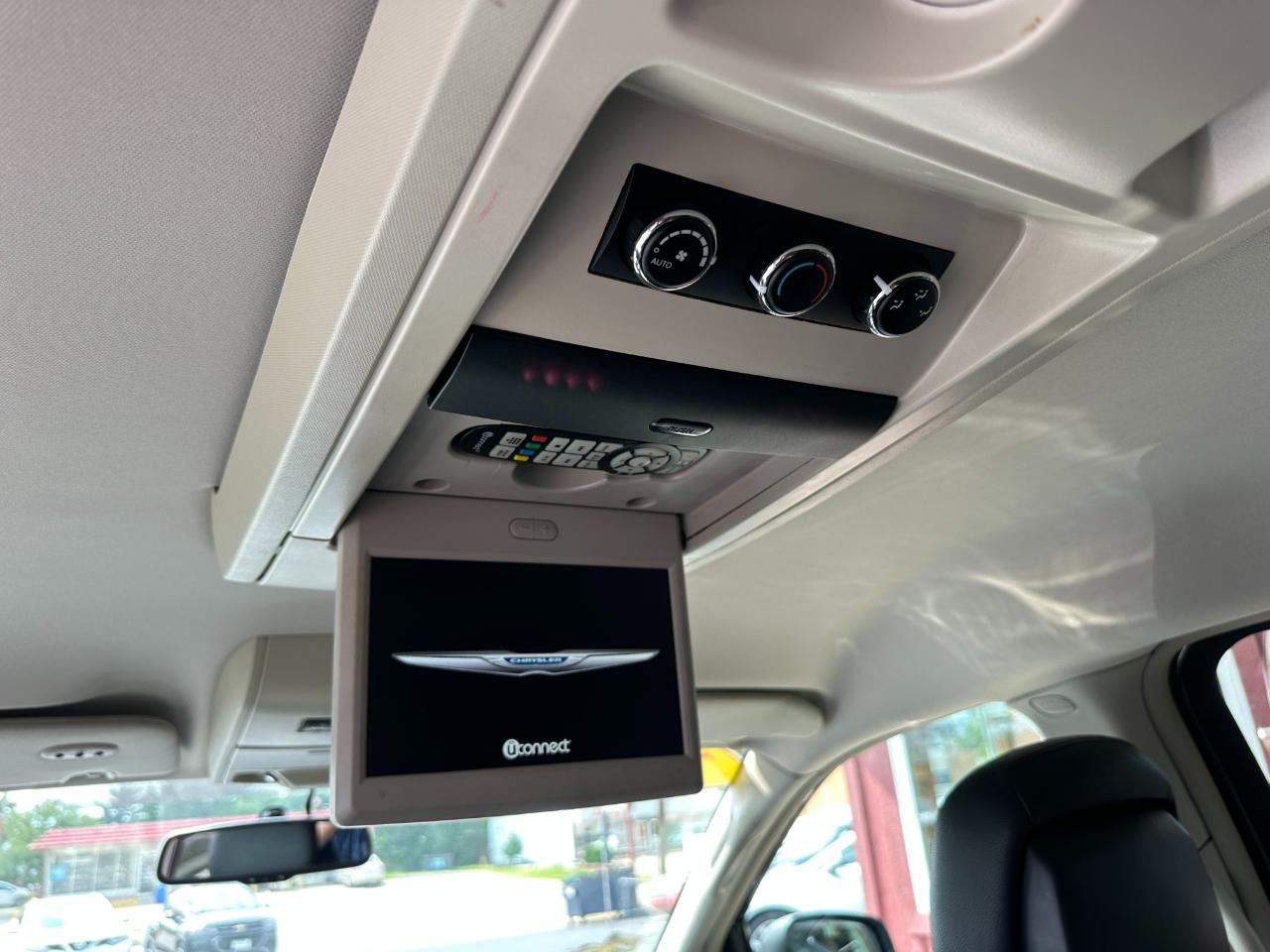 Chrysler Town & Country 4dr Wgn Touring 2016