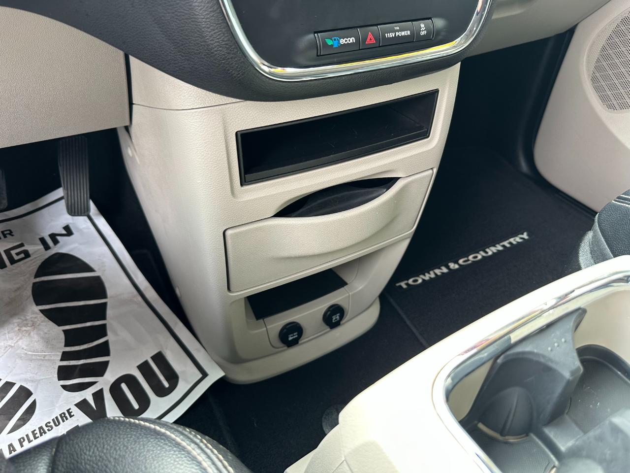 Chrysler Town & Country 4dr Wgn Touring 2016