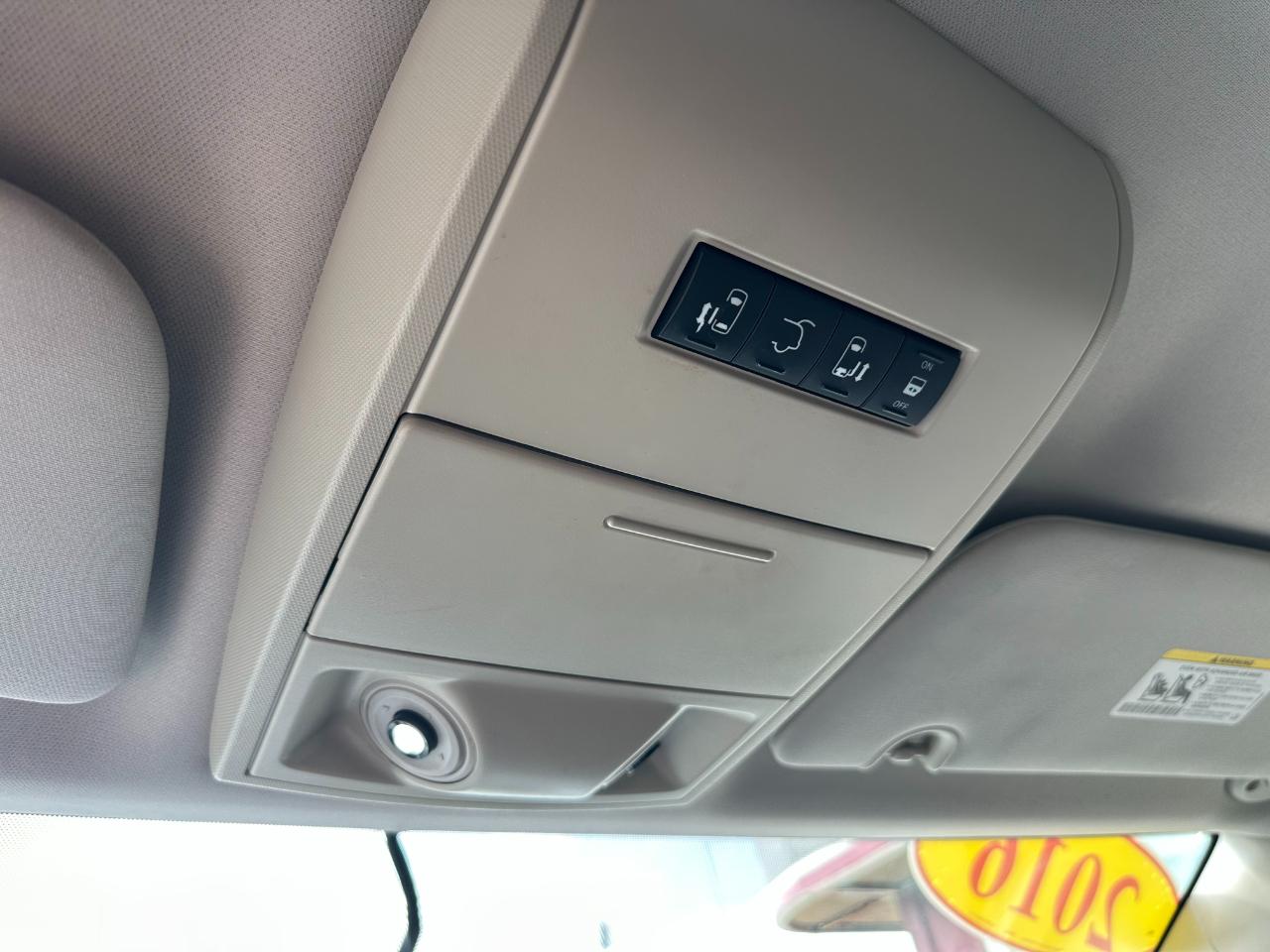 Chrysler Town & Country 4dr Wgn Touring 2016