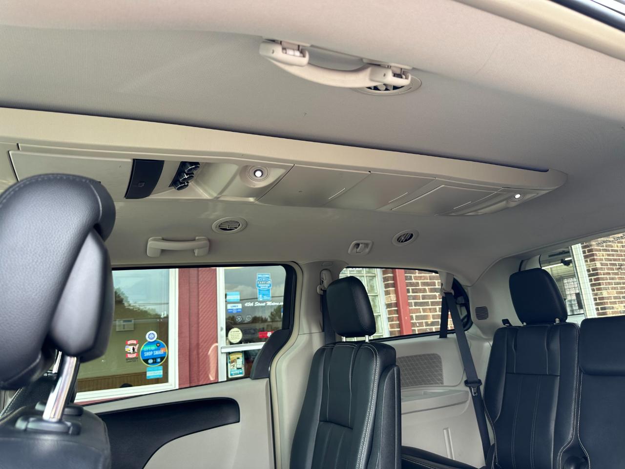 Chrysler Town & Country 4dr Wgn Touring 2016