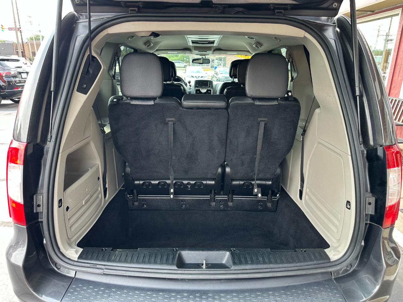 Chrysler Town & Country 4dr Wgn Touring 2016