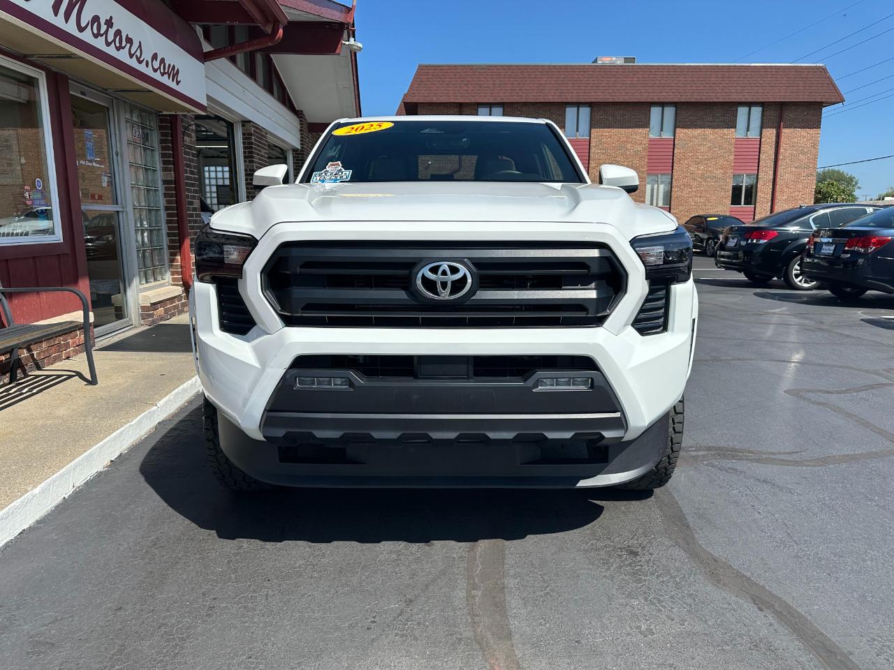 Toyota Tacoma 4WD  2025