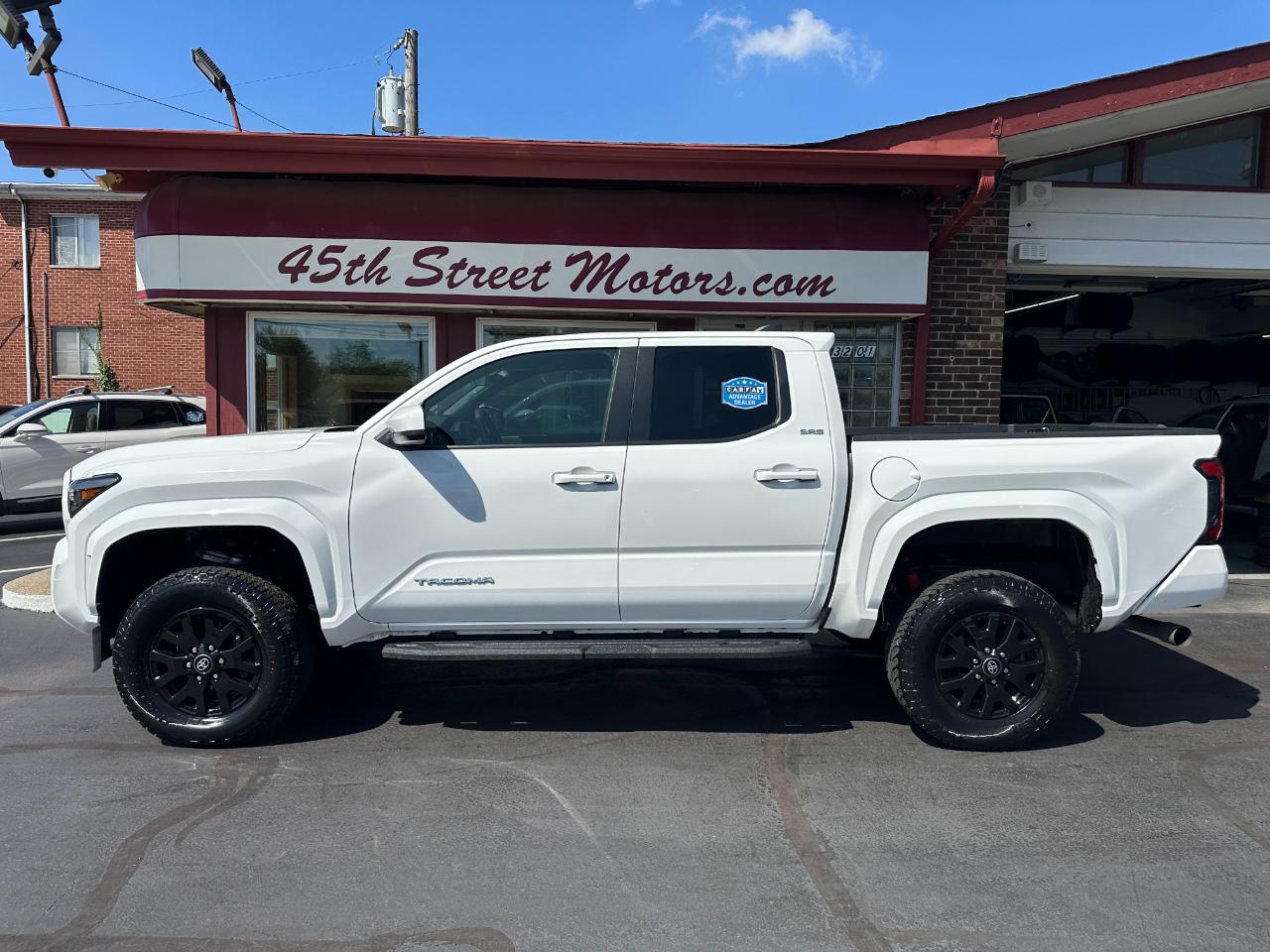 Toyota Tacoma 4WD  2025