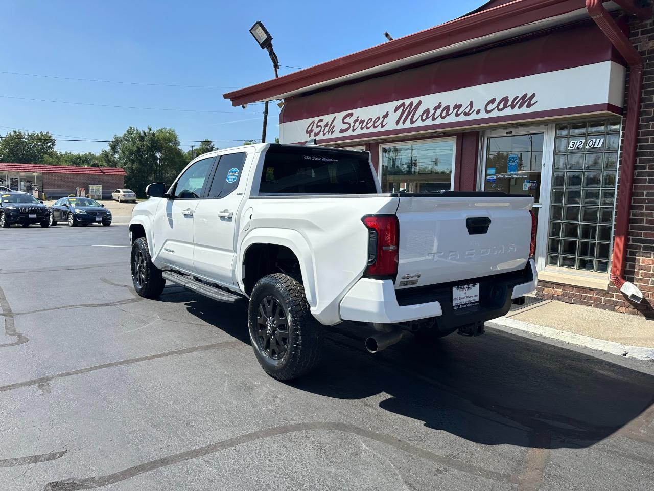 Toyota Tacoma 4WD  2025