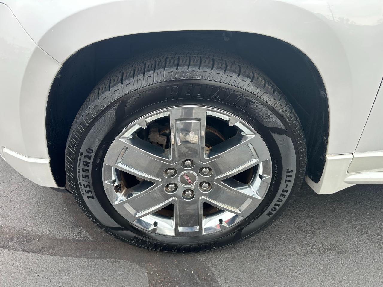 GMC Acadia FWD 4dr Denali 2016