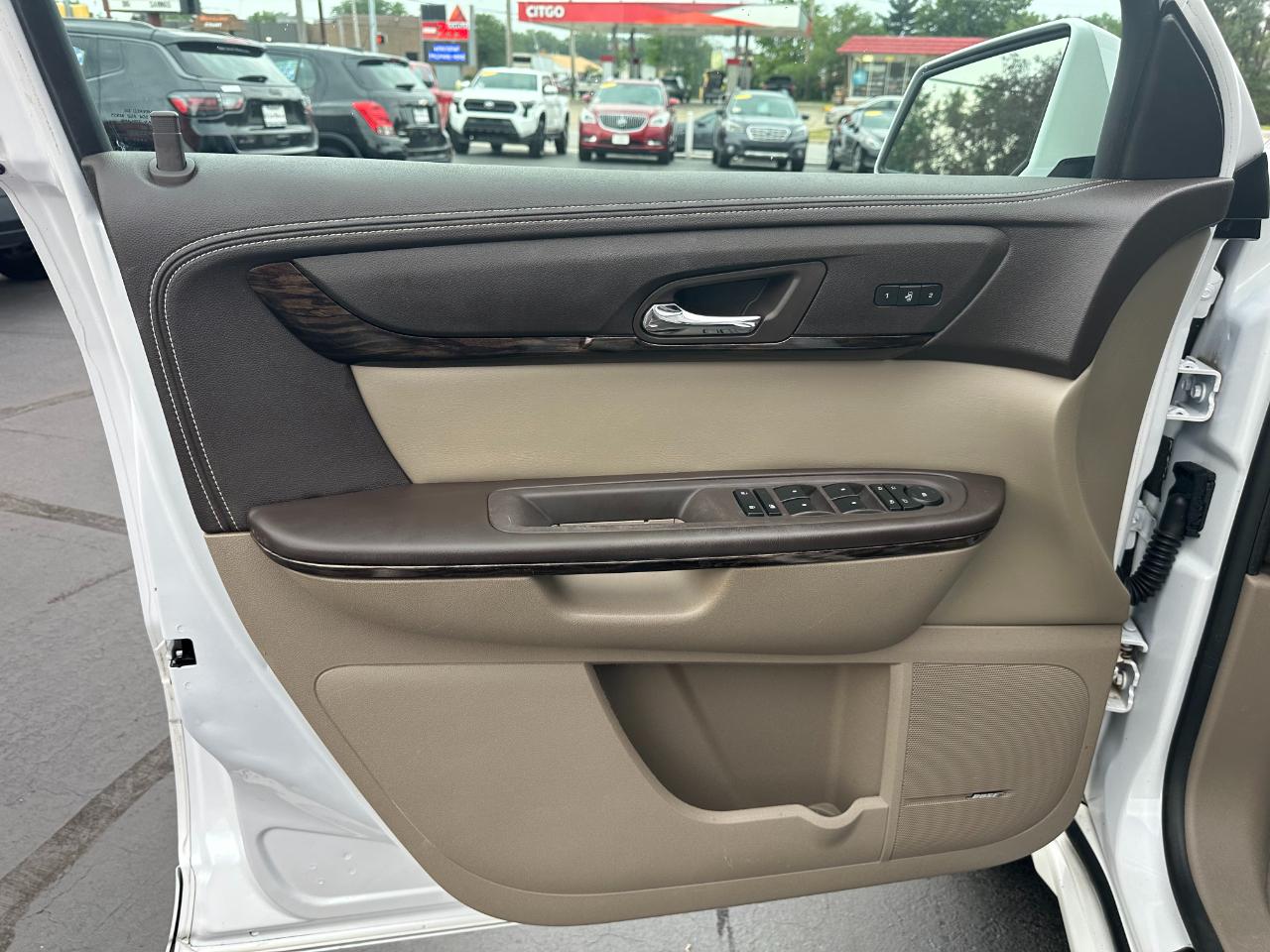 GMC Acadia FWD 4dr Denali 2016