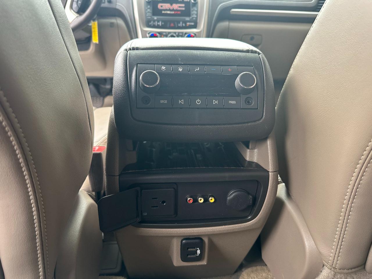 GMC Acadia FWD 4dr Denali 2016