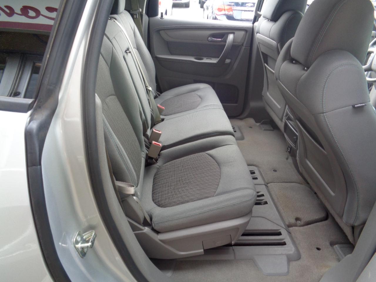 Chevrolet Traverse FWD 4dr LS w/1LS 2017