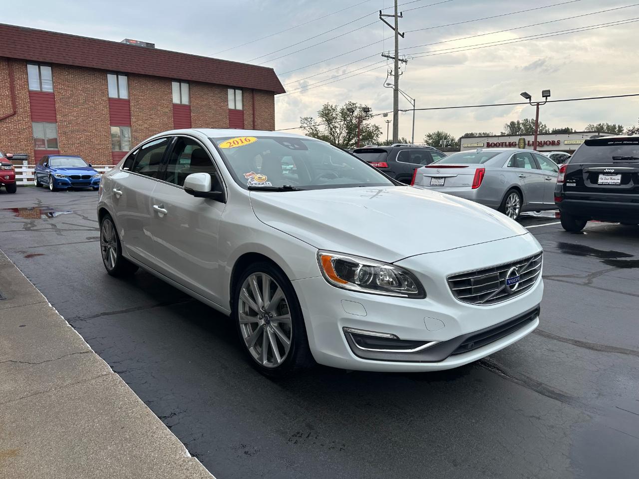 Volvo S60 Inscription 4dr Sdn T5 Drive-E Platinum FWD 2016