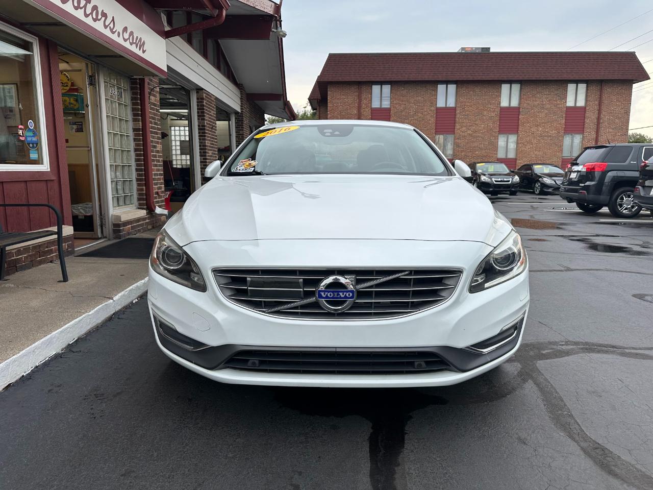 Volvo S60 Inscription 4dr Sdn T5 Drive-E Platinum FWD 2016