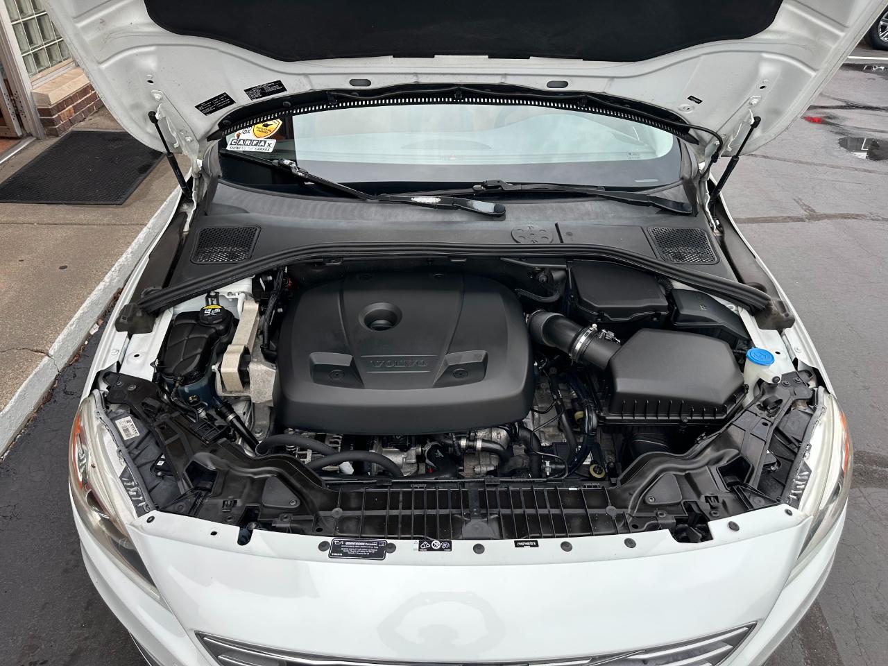 Volvo S60 Inscription 4dr Sdn T5 Drive-E Platinum FWD 2016