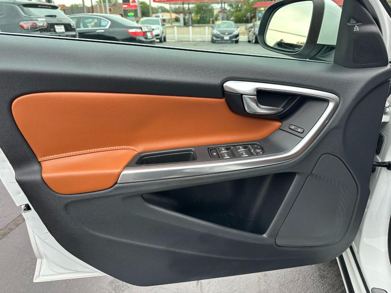 Volvo S60 Inscription 4dr Sdn T5 Drive-E Platinum FWD 2016