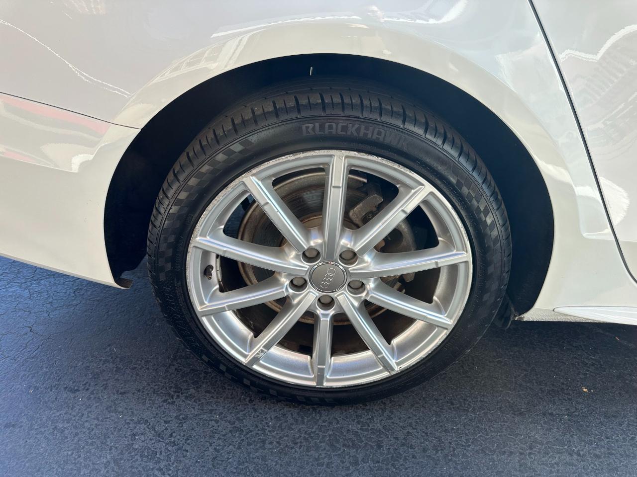 Audi A4 4dr Sdn Auto quattro 2.0T Premium 2015