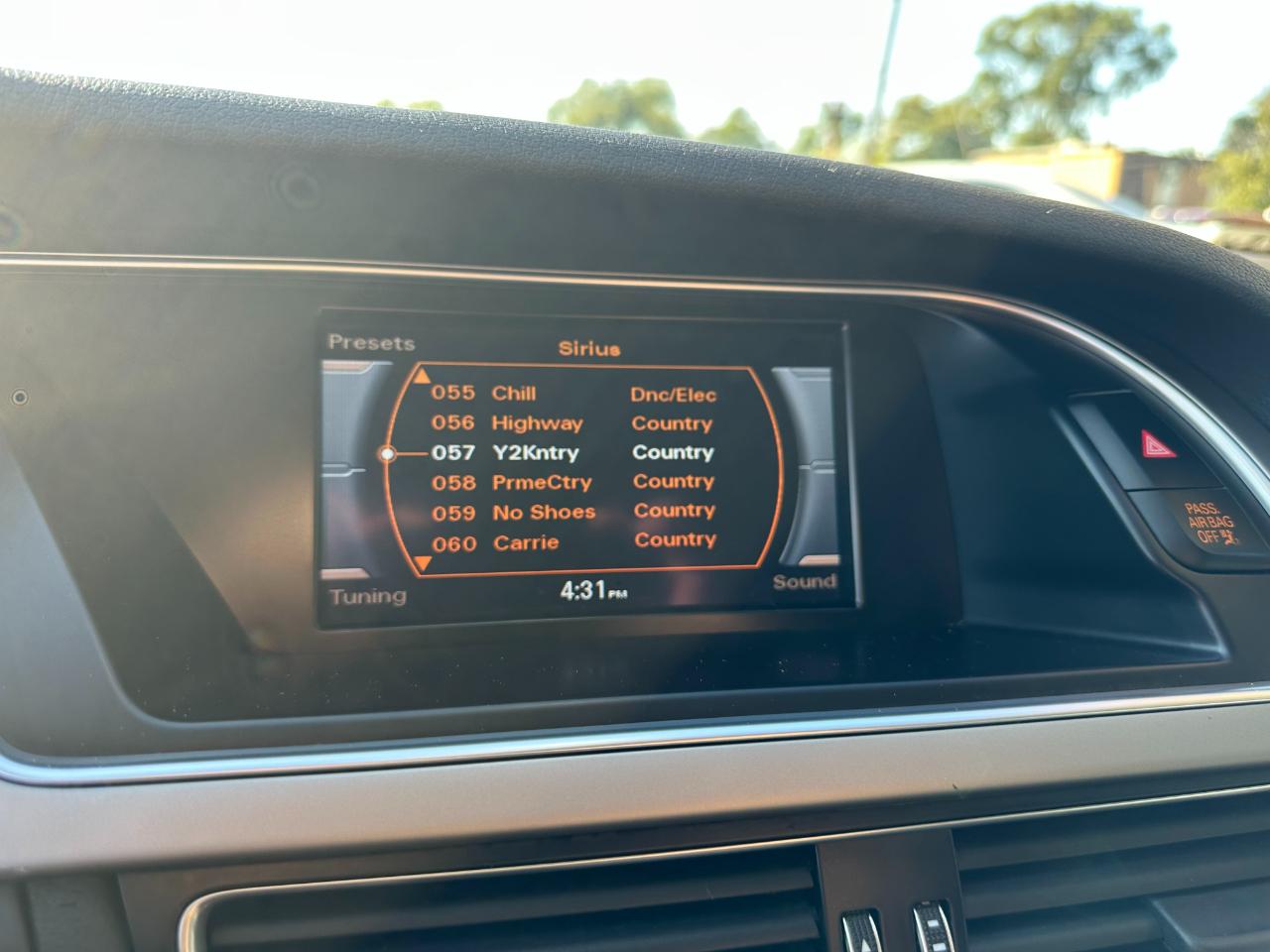 Audi A4 4dr Sdn Auto quattro 2.0T Premium 2015