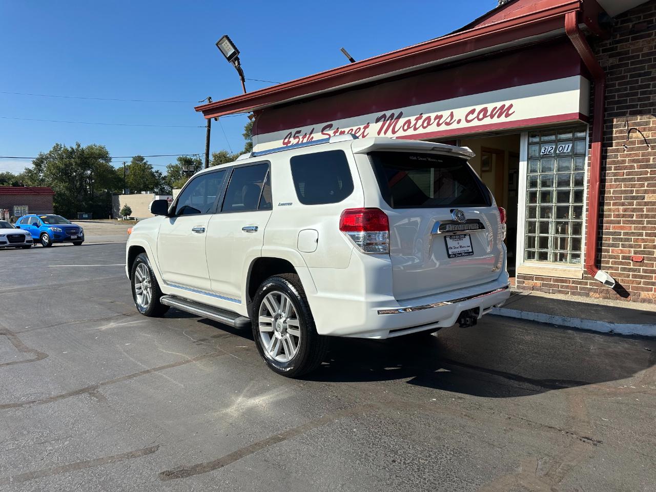 Toyota 4Runner 4WD 4dr V6 Limited (Natl) 2011