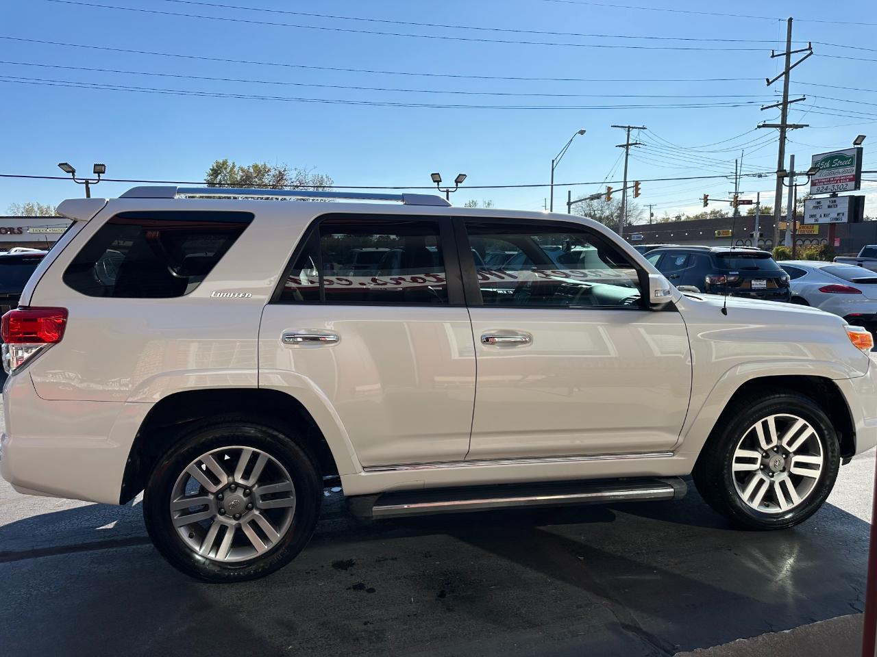 Toyota 4Runner 4WD 4dr V6 Limited (Natl) 2011
