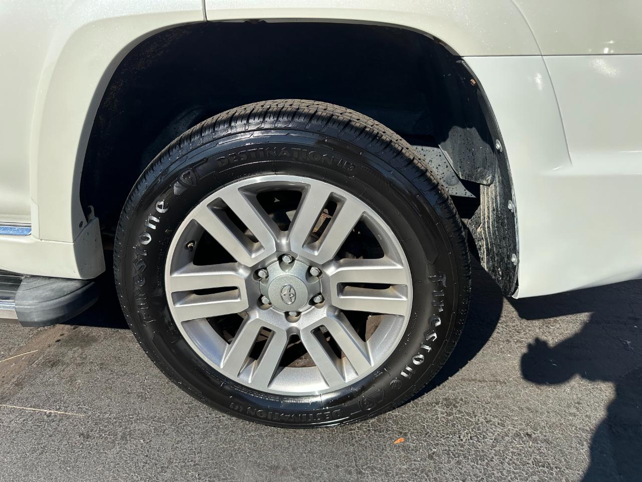 Toyota 4Runner 4WD 4dr V6 Limited (Natl) 2011