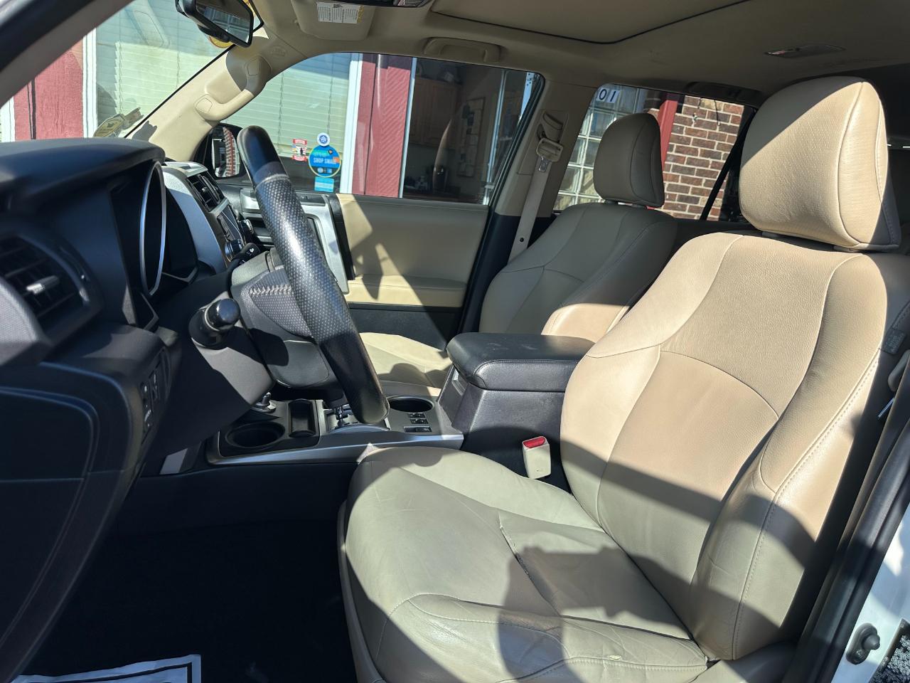 Toyota 4Runner 4WD 4dr V6 Limited (Natl) 2011