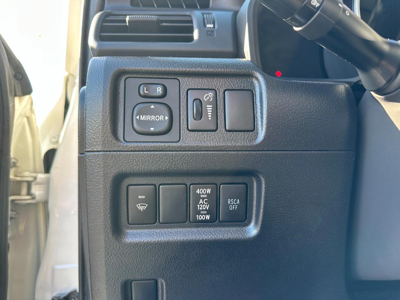 Toyota 4Runner 4WD 4dr V6 Limited (Natl) 2011