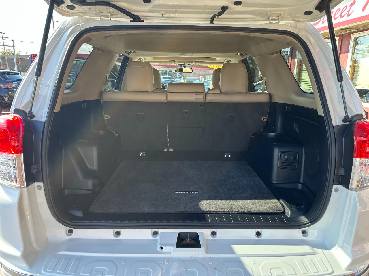 Toyota 4Runner 4WD 4dr V6 Limited (Natl) 2011