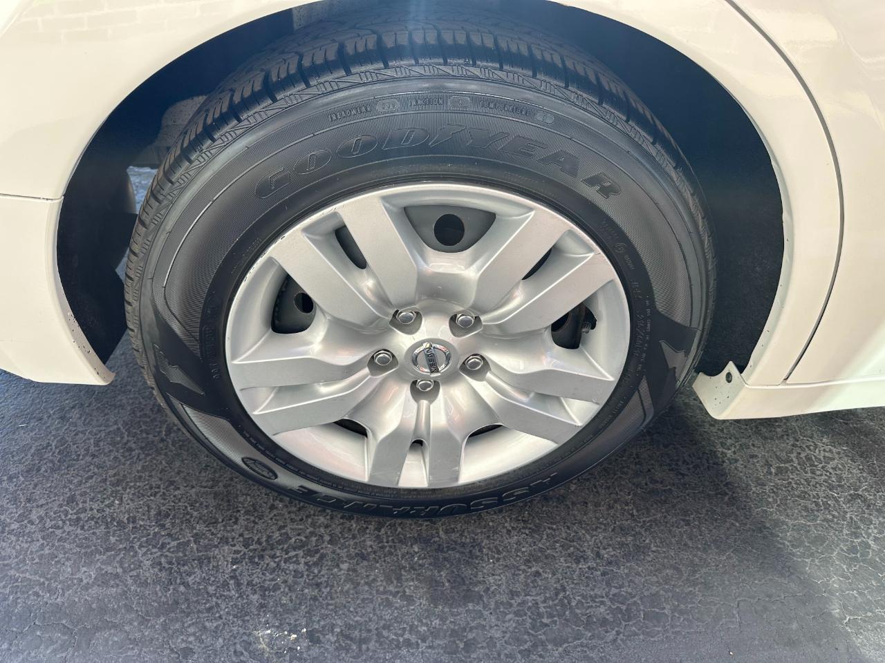 Nissan Altima 4dr Sdn I4 CVT 2.5 S 2012