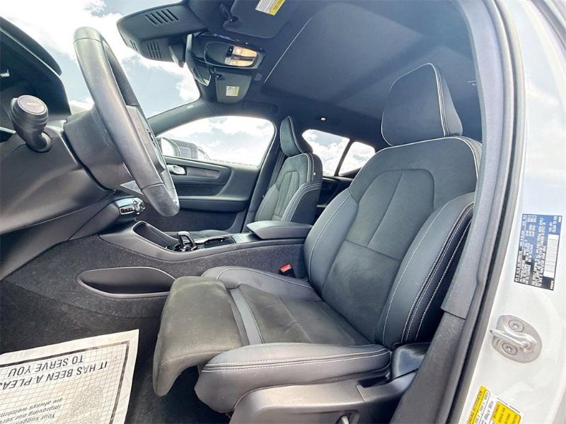 Volvo XC40 Recharge Pure Electric Twin eAWD Plus 2023 Volvo XC40 Recharge Pure Electric Twin eAWD Plus 2023