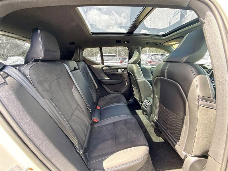 Volvo XC40 Recharge Pure Electric Twin eAWD Plus 2023 Volvo XC40 Recharge Pure Electric Twin eAWD Plus 2023