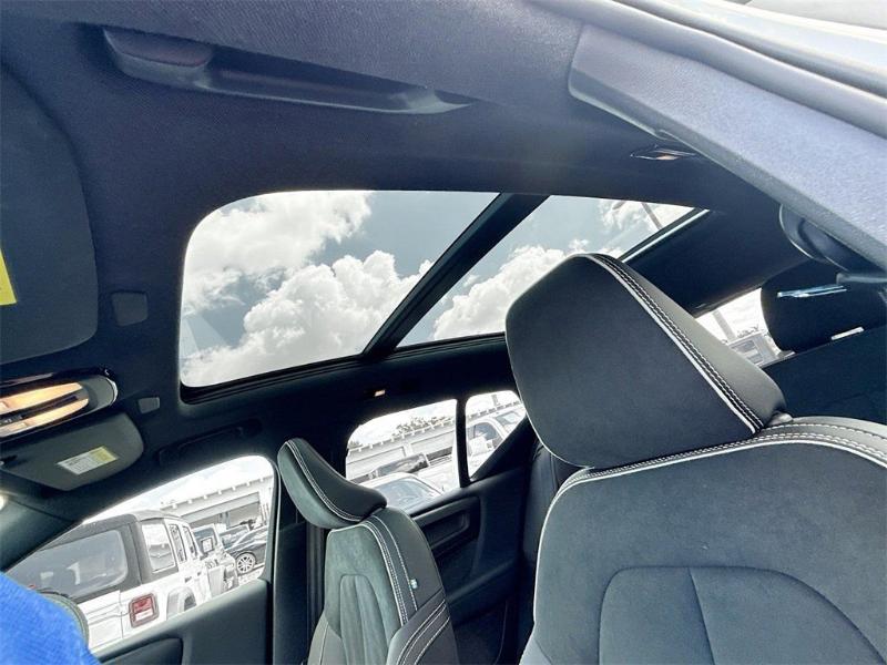 Volvo XC40 Recharge Pure Electric Twin eAWD Plus 2023 Volvo XC40 Recharge Pure Electric Twin eAWD Plus 2023