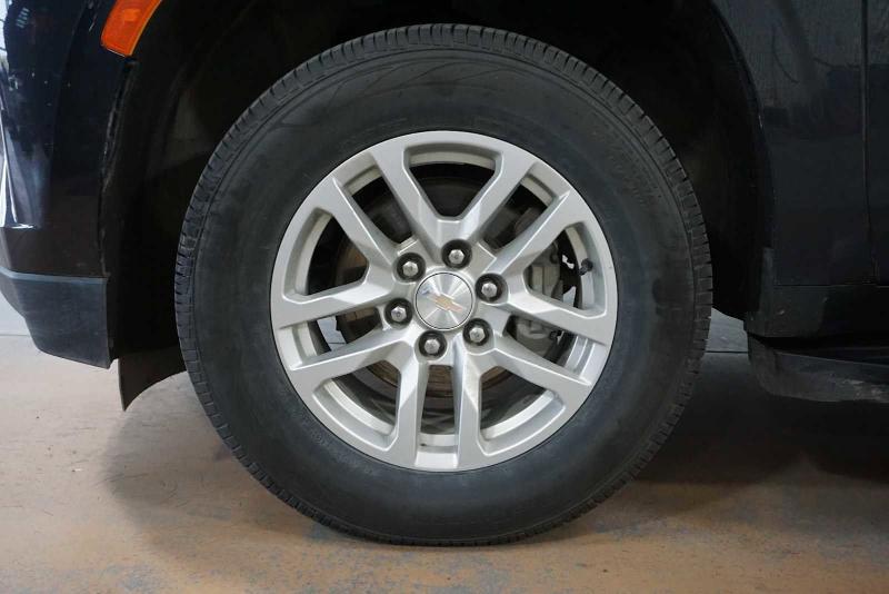 Chevrolet Suburban 4WD 4dr LT 2023 Chevrolet Suburban 4WD 4dr LT 2023