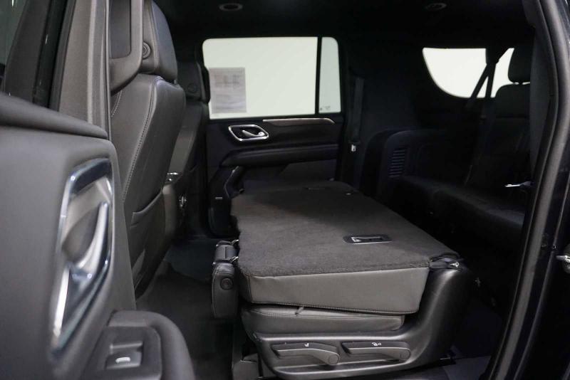 Chevrolet Suburban 4WD 4dr LT 2023 Chevrolet Suburban 4WD 4dr LT 2023