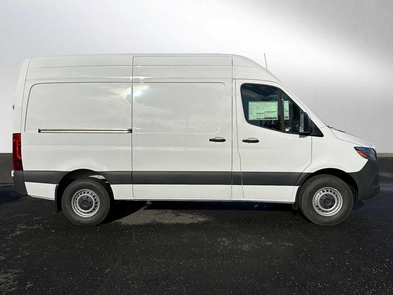 Mercedes-Benz Sprinter Cargo Van 1500 Standard Roof I4 Gas 144" RWD 2023 Mercedes-Benz Sprinter Cargo Van 1500 Standard Roof I4 Gas 144" RWD 2023