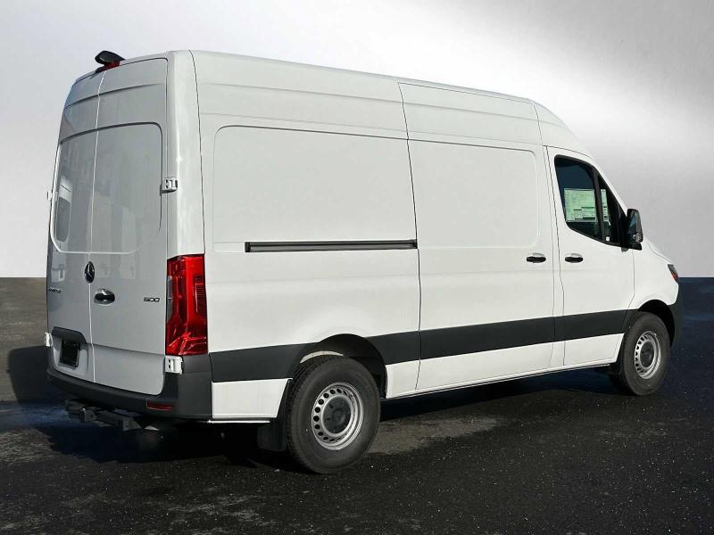 Mercedes-Benz Sprinter Cargo Van 1500 Standard Roof I4 Gas 144" RWD 2023 Mercedes-Benz Sprinter Cargo Van 1500 Standard Roof I4 Gas 144" RWD 2023