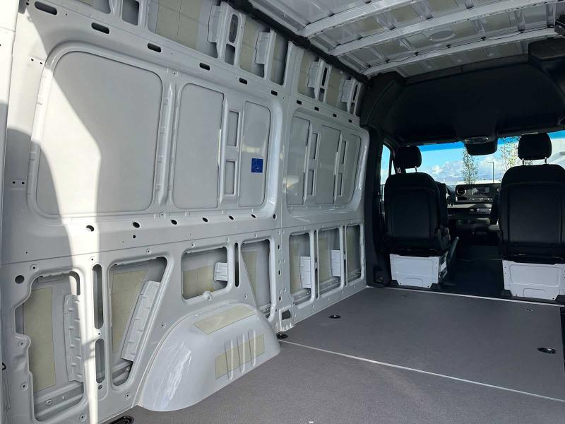 Mercedes-Benz Sprinter Cargo Van 1500 Standard Roof I4 Gas 144" RWD 2023 Mercedes-Benz Sprinter Cargo Van 1500 Standard Roof I4 Gas 144" RWD 2023
