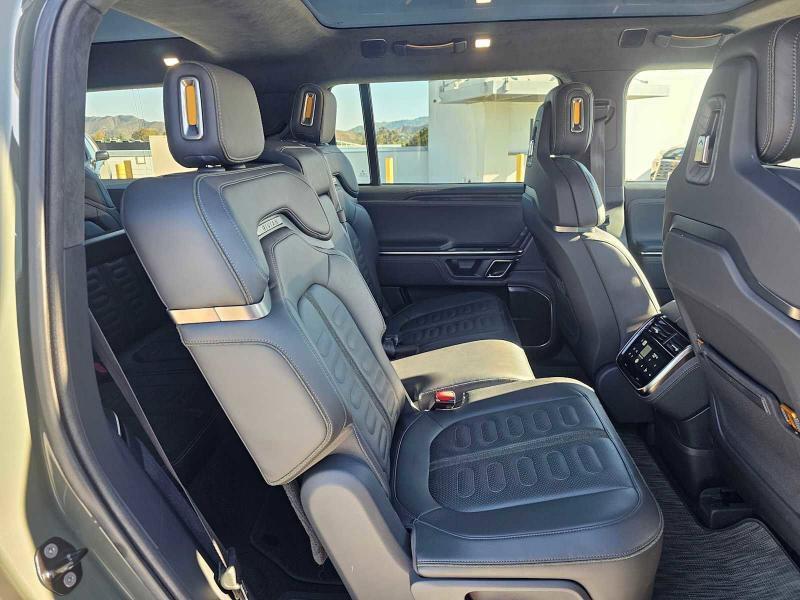 Rivian R1S Launch Edition AWD 2022 Rivian R1S Launch Edition AWD 2022