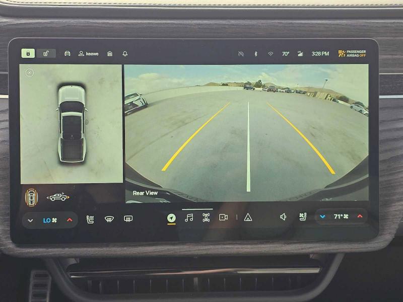 Rivian R1T Adventure Package AWD 2022 Rivian R1T Adventure Package AWD 2022