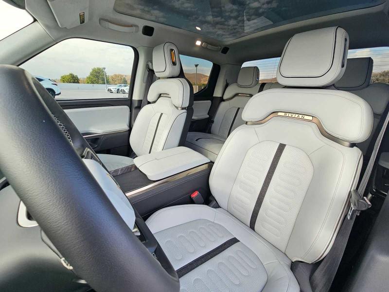 Rivian R1T Adventure Package AWD 2022 Rivian R1T Adventure Package AWD 2022