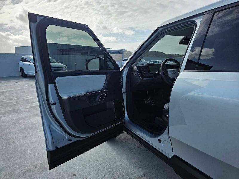 Rivian R1T Adventure Package AWD 2022 Rivian R1T Adventure Package AWD 2022