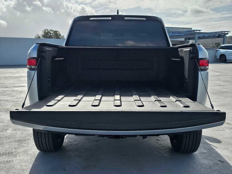 Rivian R1T Adventure Package AWD 2022 Rivian R1T Adventure Package AWD 2022