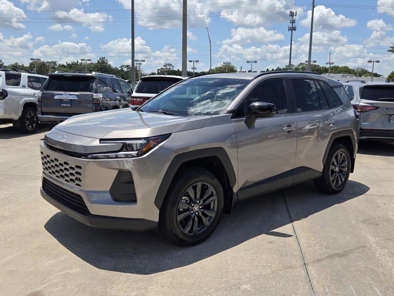 Toyota RAV4 XLE Premium FWD (Natl) 2026