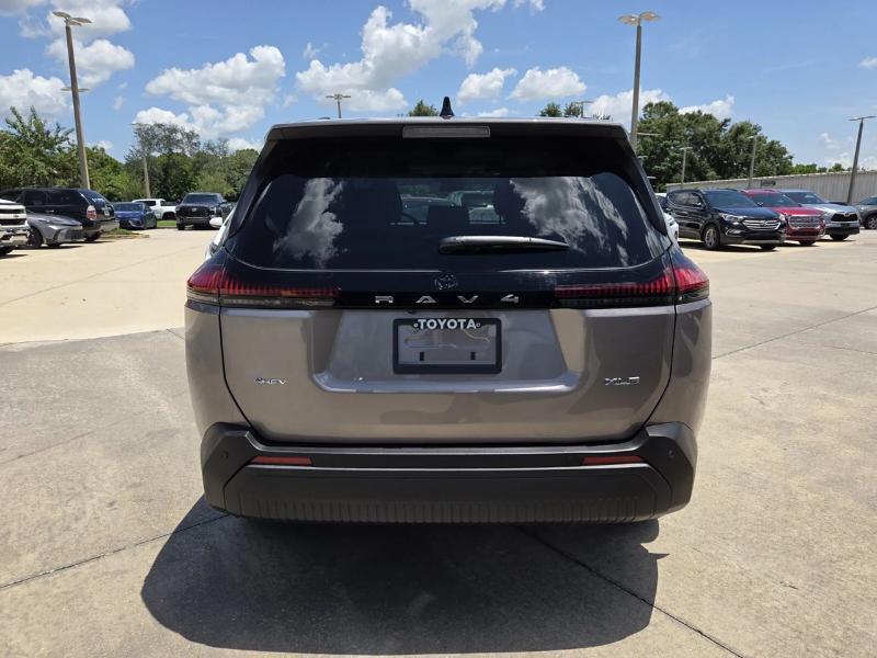 Toyota RAV4 XLE Premium FWD (Natl) 2026